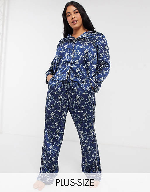 Vero Moda Curve - Pyjamassæt i marineblåt satin med blomsterprint