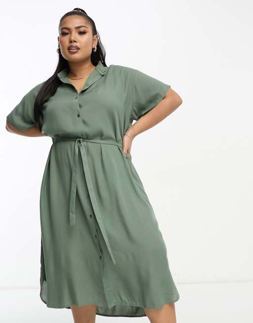 Vero Moda Curve - Robe chemise mi-longue avec ceinture nouée - Vert