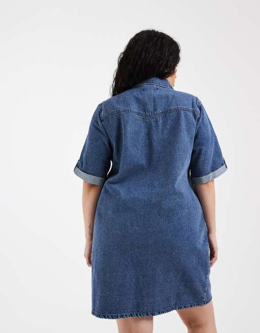 Vero Moda Curve - Robe courte boutonnée en jean à manches courtes - Bleu moyen délavé, 4 de 4