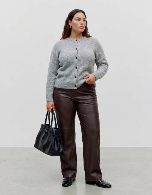 Vero Moda Curve round neck knitted cardigan in light grey melange, 2 of 5