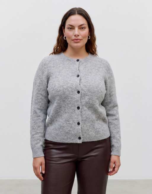 Vero Moda Curve round neck knitted cardigan in light grey melange, 3 of 5