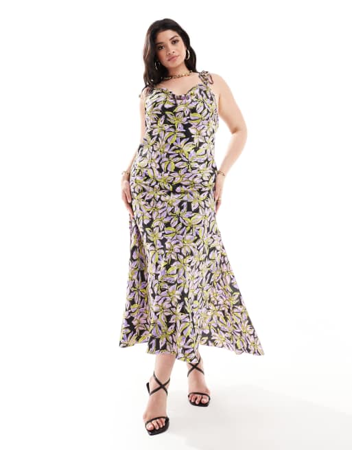 Vero Moda Curve – Satin-Maxikleid in Lila mit Print, Ziernaht und Binde-Trägern