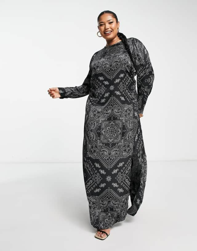 Vero Moda Curve - satin ruched maxi dress with split in black paisley print