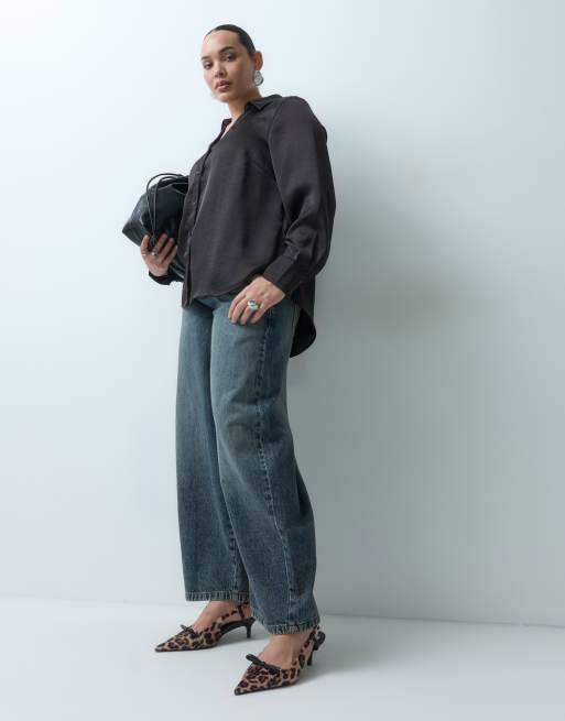 Vero Moda Curve satinskjorte med lange ærmer som del af sæt i chokoladebrun, 2 af 5