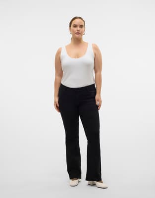 Vero Moda Curve - Schlagjeans in Schwarz