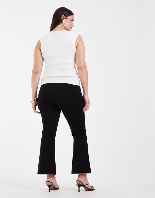 Vero Moda Curve sculpting stretch high waist pleat front flare trouser in black, 4 of 5