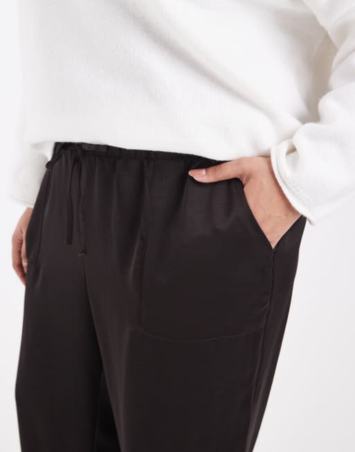 Vero Moda Curve set med satinbyxor med hög midja och ledig passform i chokladbrunt, 5 av 5
