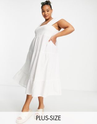 Vero Moda Curve Vero Moda Curve shirred midi dress in white