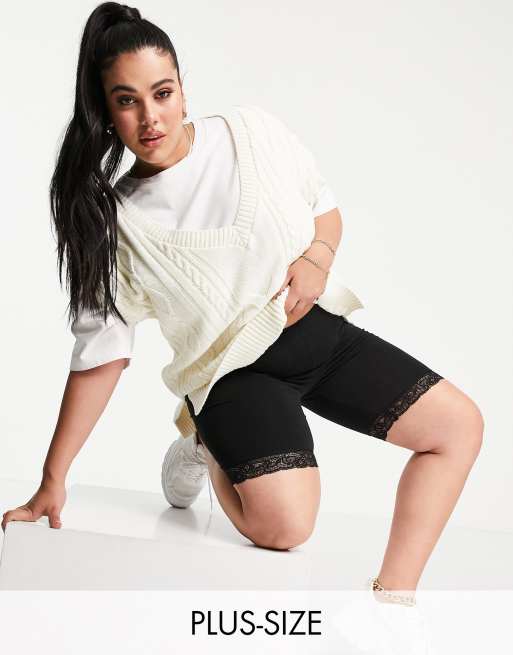 Vero Moda Curve - Short legging avec finitions en dentelle - Noir