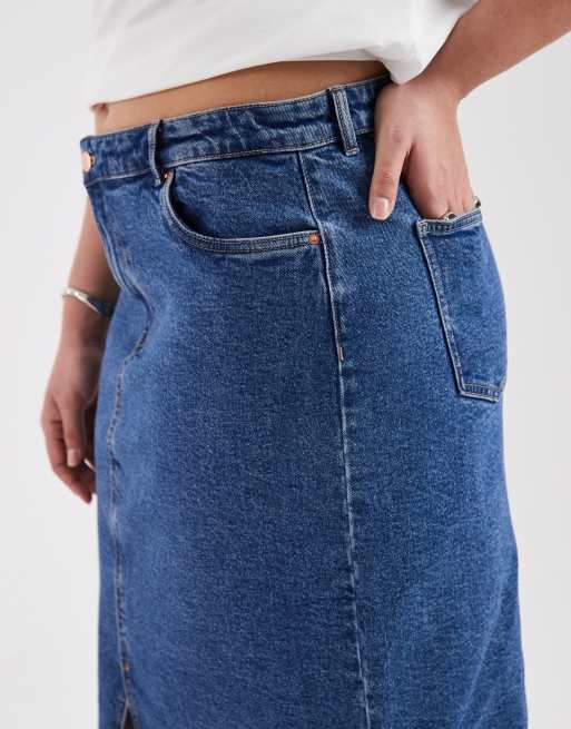 Vero Moda Curve slit front denim midi skirt in medium blue wash, 5 of 5