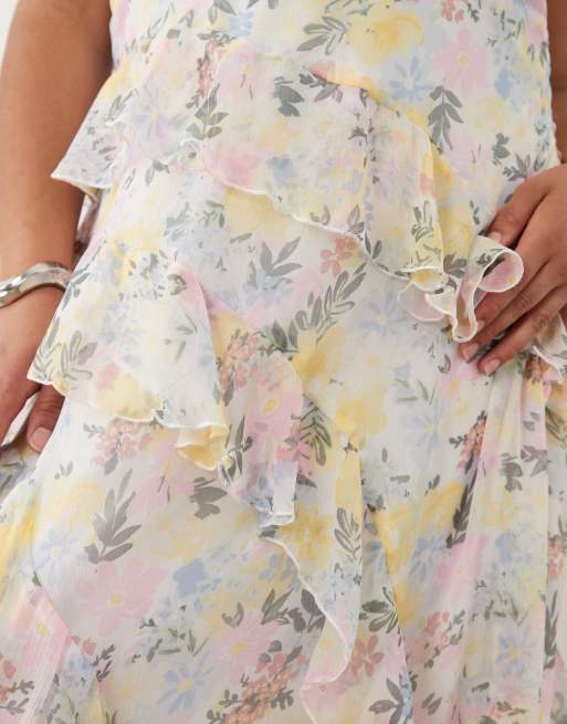 Vero Moda Curve - Smilla - Lyserød og gul cami-midikjole med flæsedetaljer og blomstermønster i chiffon, 3 af 4