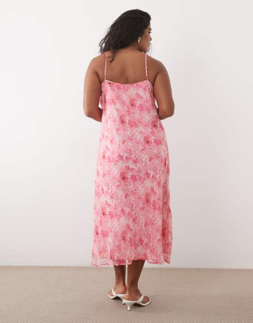 Vero Moda Curve – Smilla – Rosa, blommig midiklänning i chiffong med draperad ringning och smala axelband, 4 av 4
