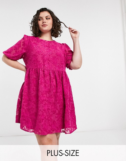 Vero Moda Curve textured smock dress in bright pink