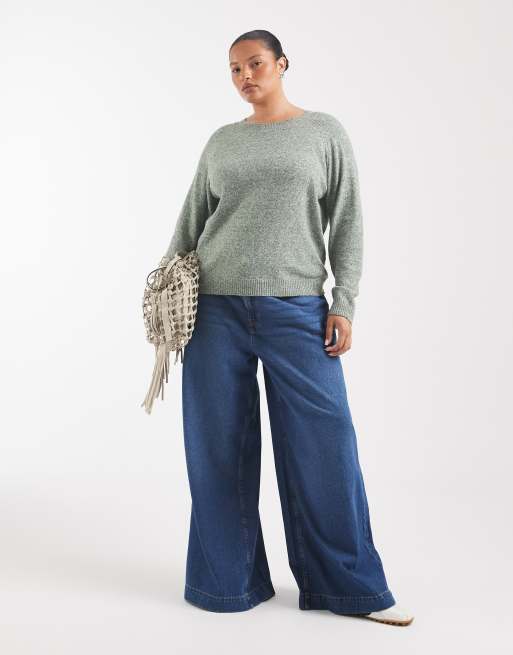 Vero Moda Curve soft round neck knitted jumper in green, 2 of 4