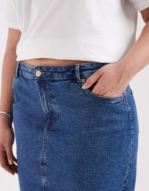 Vero Moda Curve split-front denim midi skirt in medium blue wash, 4 of 5