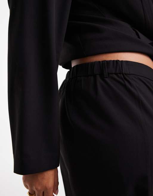 Vero Moda Curve straight smart pants with crease front in black (part of a set), 4 of 5