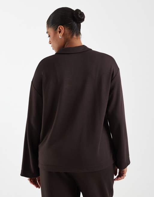 Vero Moda Curve supermjuk polo-sweat-topp i set i chokladbrun, 4 av 4
