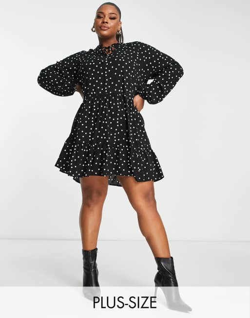 Vero Moda Curve – Svartprickig miniklänning med smock detalj