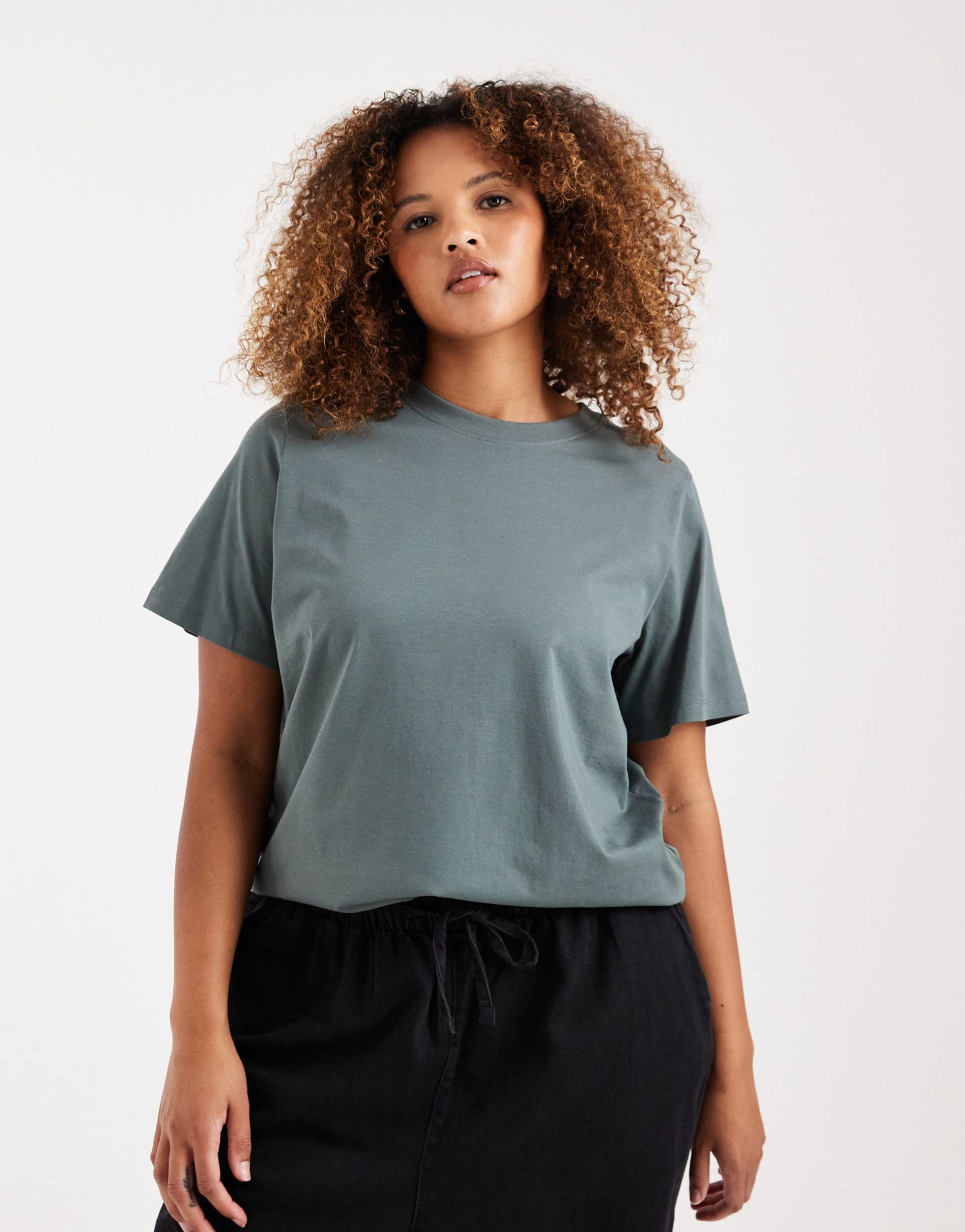 vero moda curve t-shirt in balsam green