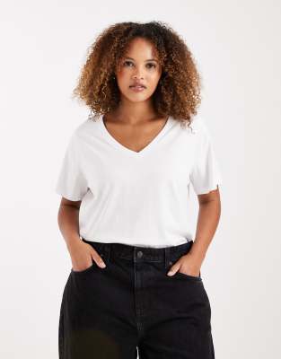 Vero Moda Curve T-shirt With V Neck In White