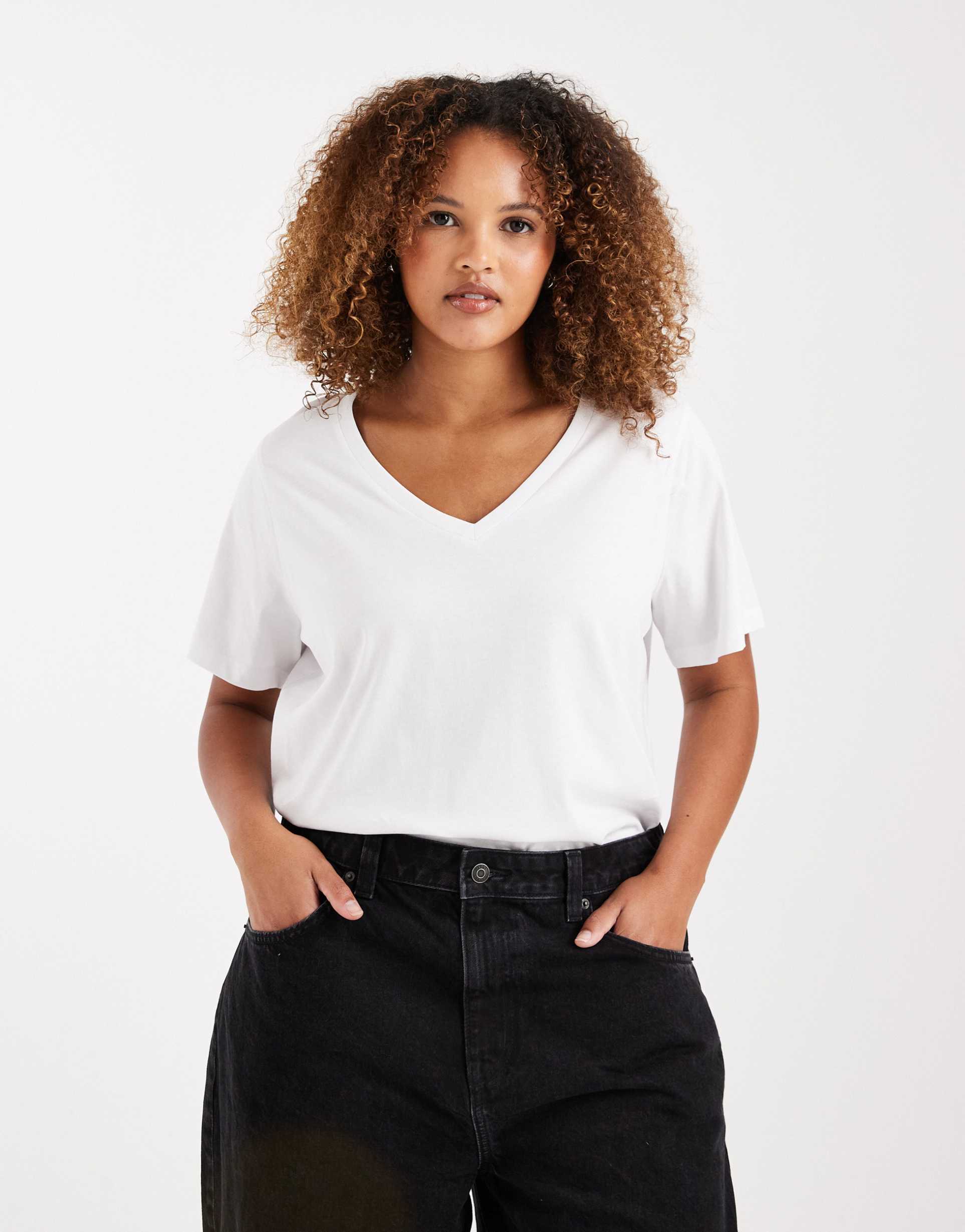 vero moda curve t-shirt with v neck in white