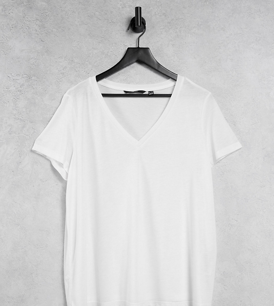 Vero Moda Curve t-shirt with v neck in white
