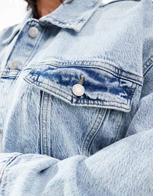 Vero Moda Curve – Tessa – Oversize-Jeansjacke in hellblauer Waschung, 3 von 4