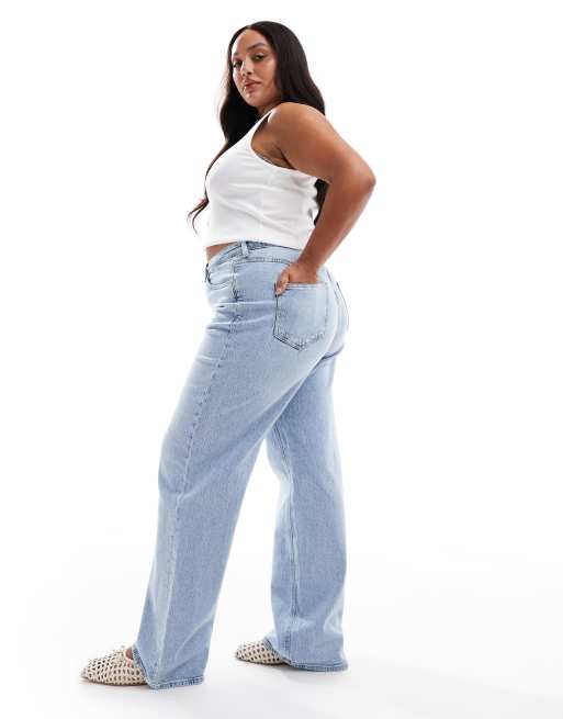 Vero Moda Curve Tessa wide leg jeans in light blue wash, 2 of 5