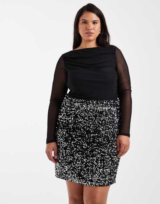 Vero Moda Curve textured sequin mini skirt in black and silver, 2 of 5