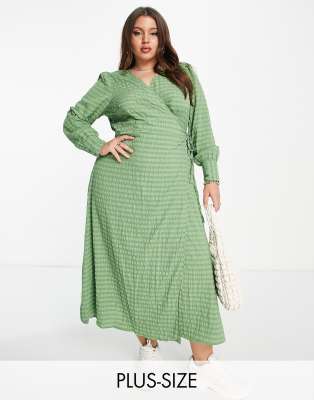 Vero Moda Curve textured wrap midi dress in green