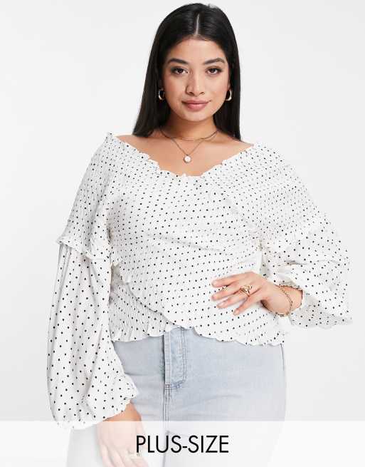 Vero Moda Curve - Top con incrocio frontale arricciato e maniche a campana a pois