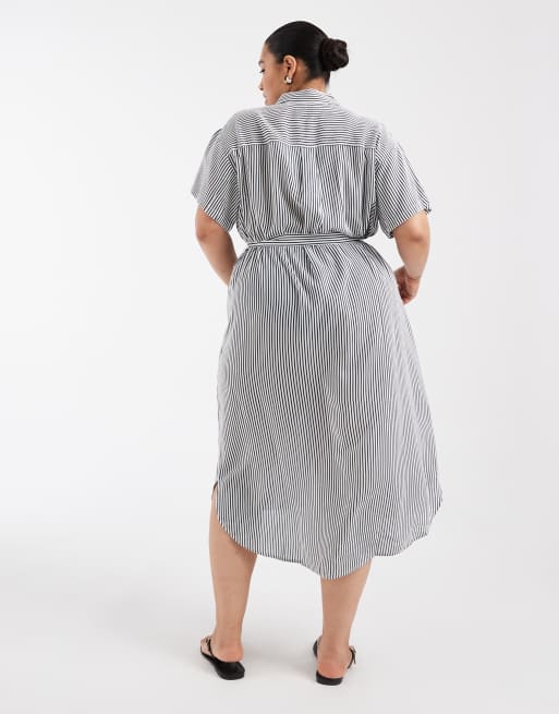 Vero Moda Curve - Vestito camicia midi blu navy e bianco a righe con cintura allacciata, 3 di 4