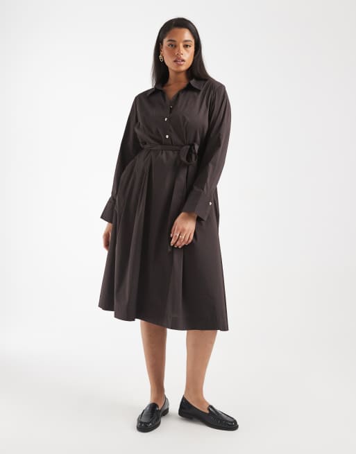 Vero Moda Curve - Vestito camicia midi in popeline color cioccolato con cintura