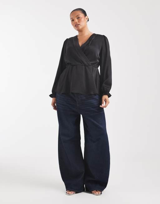 Vero Moda Curve Wickeloberteil mit V-Ausschnitt in Schwarz, 2 von 4
