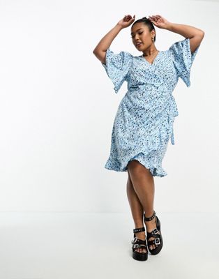 Vero Moda Curve wrap front mini dress in blue florals - ASOS Price Checker