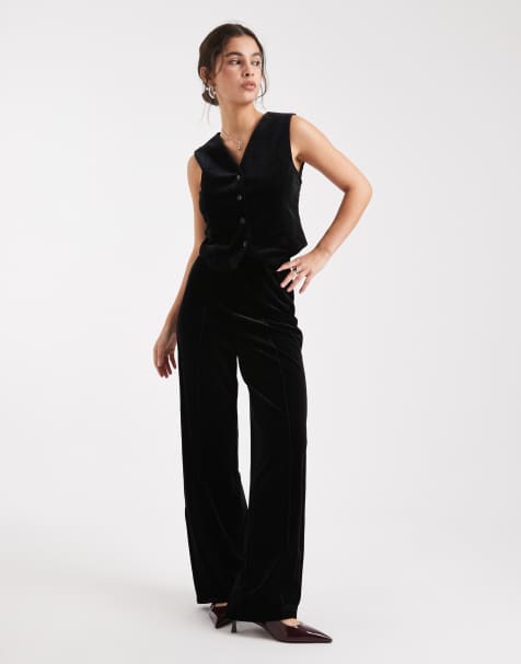 Vero Moda – Czarne aksamitne eleganckie spodnie z ozdobnym szwem z przodu, część zestawu - view 1
