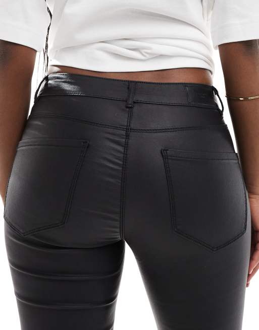 Vero Moda – Czarne powlekane jeansy o obcisłym kroju , 4 z 5