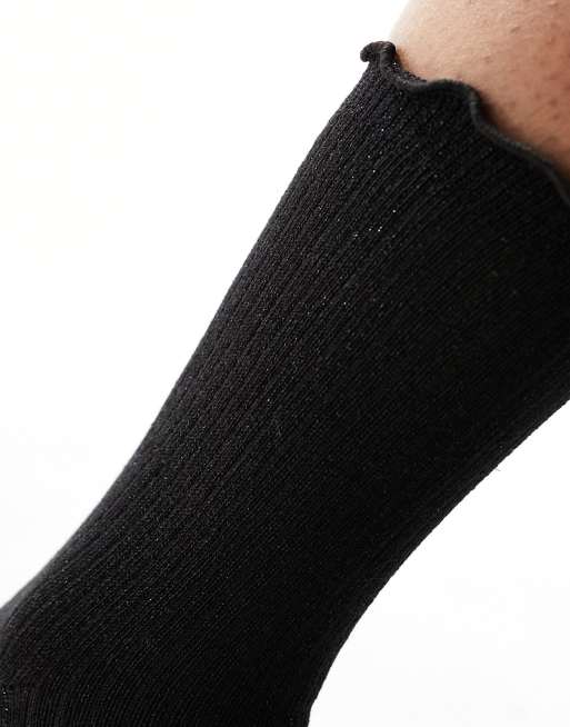 Vero Moda – Czarne prążkowane skarpetki brokatowe z falbanką przy brzegu, 2 z 4
