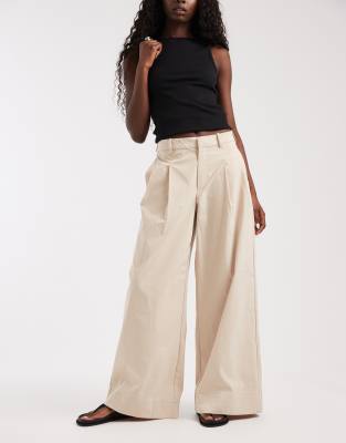 Vero Moda Deep Pleat Detail Wide Leg Tailored Pants In White