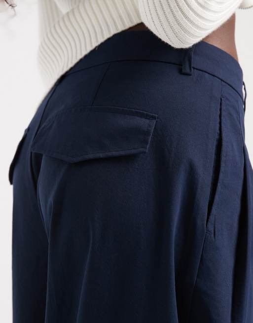 Vero Moda deep pleat detail wide leg tailored trouser in navy, 5 of 5