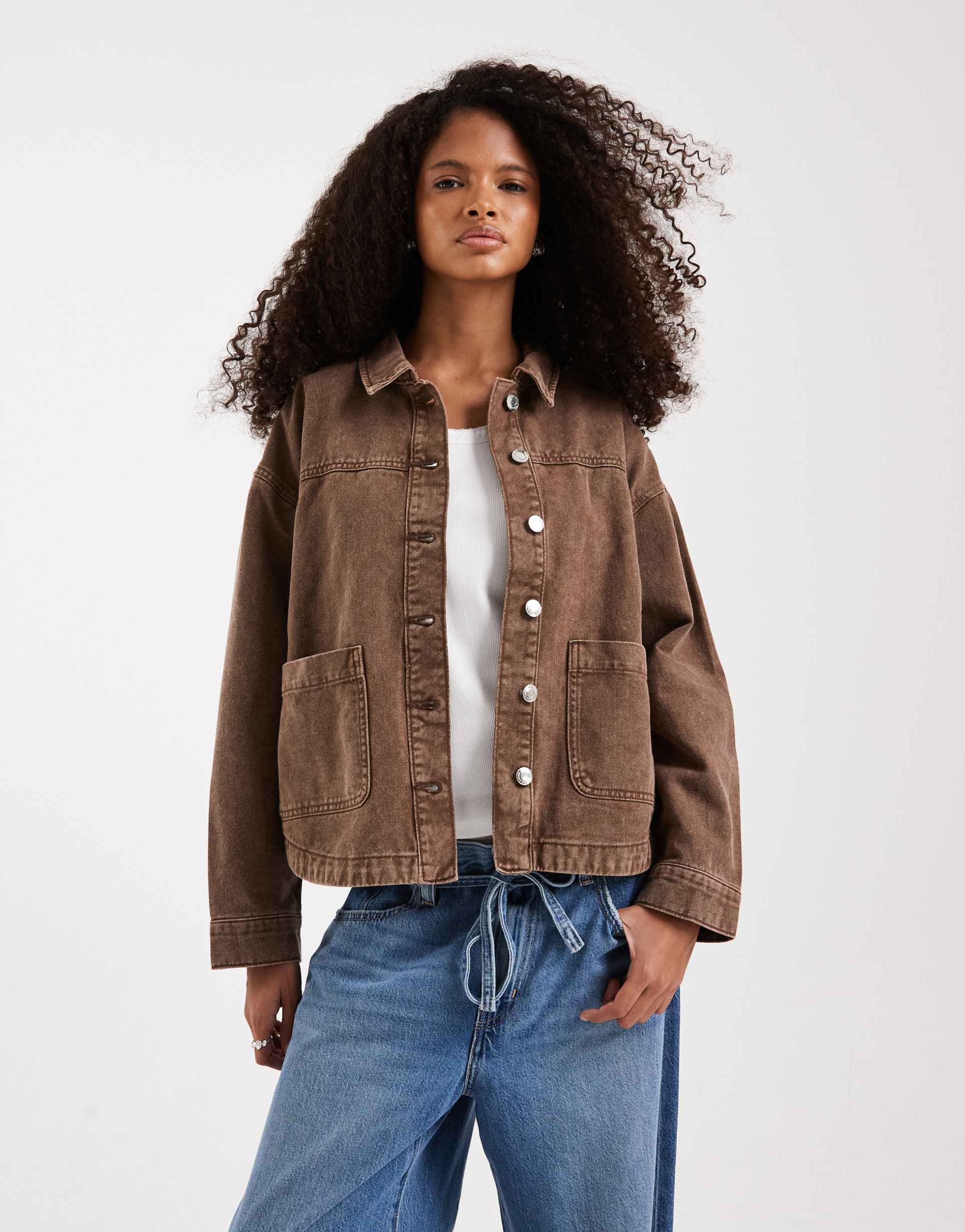 vero moda denim shacket with front pockets in washed brown