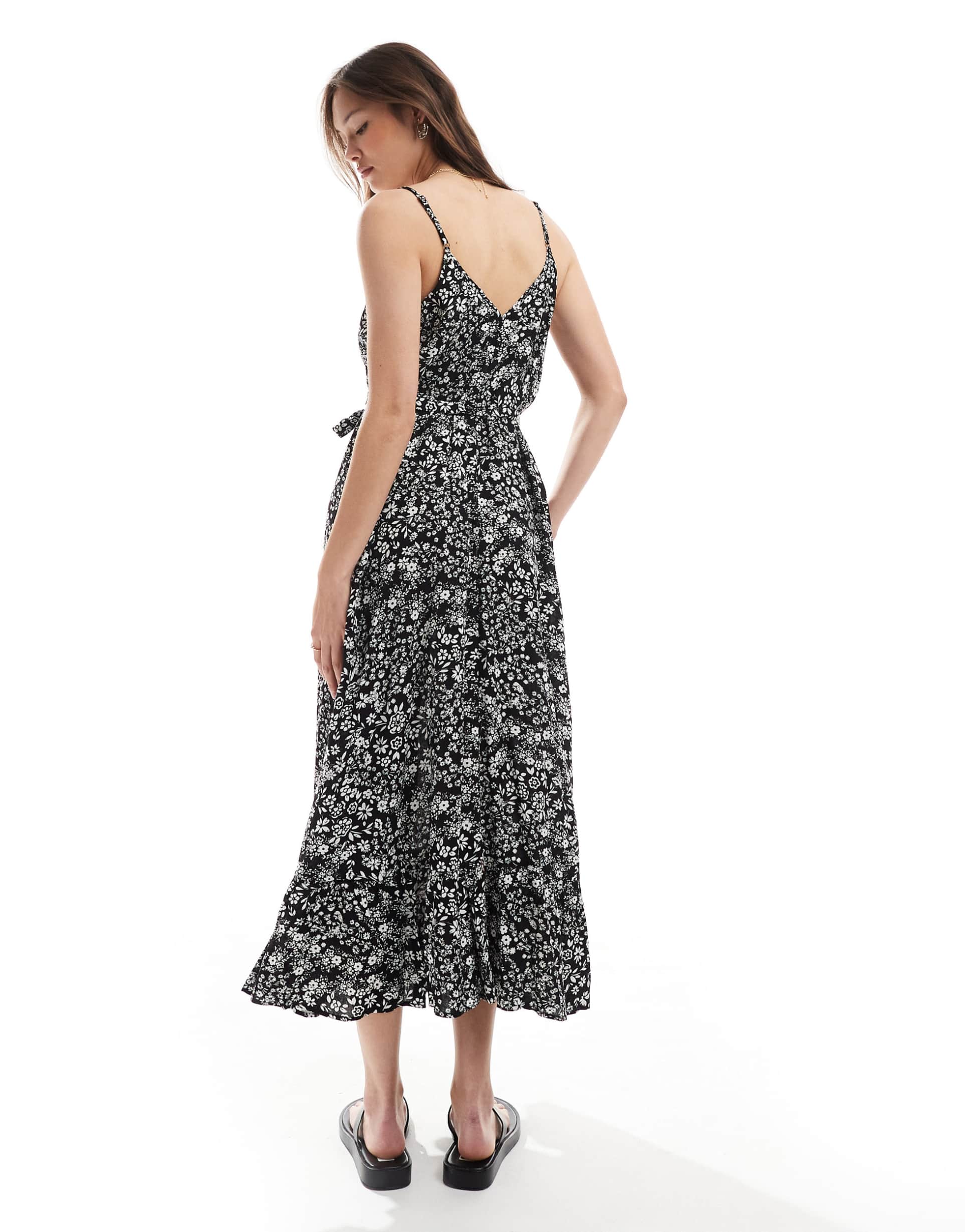 vero moda easy cami ankle dress in black ditsy floral