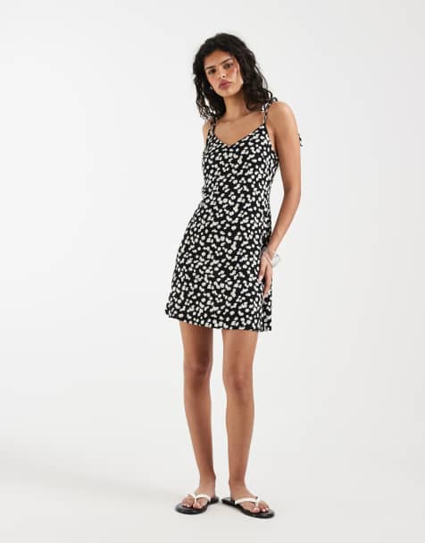 Vero Moda easy tie shoulders cami mini dress in black delicate daisy print - view 1