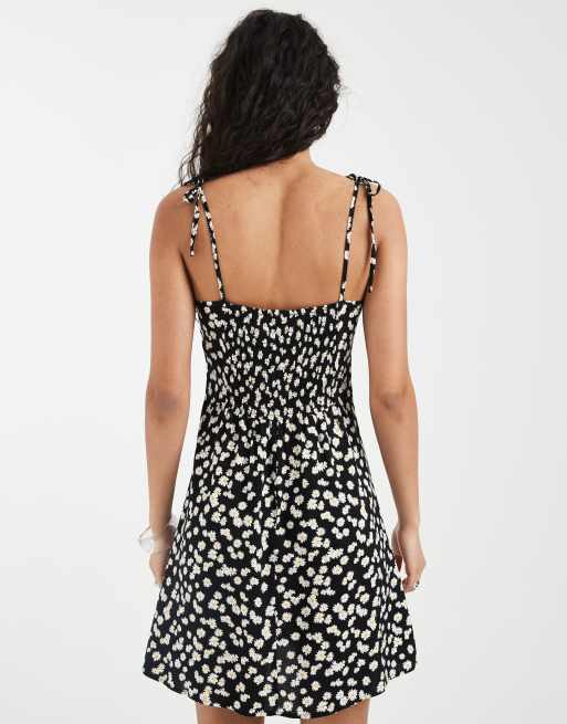 Vero Moda easy tie shoulders cami mini dress in black delicate daisy print, 3 of 4