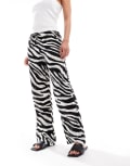 [Vero Moda] Vero Moda easy tie waist wide leg pants in zebra print-White XL Birch Zebra