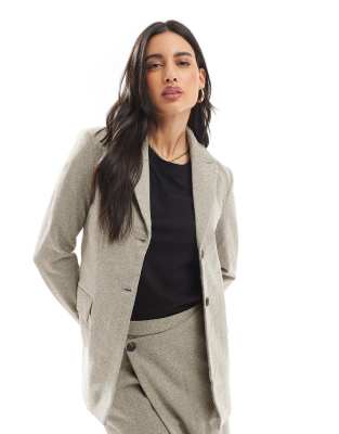 Vero Moda - Eng anliegender Blazer aus Tweed in Beige mit mit Fischgrätmuster, Kombiteil-Neutral