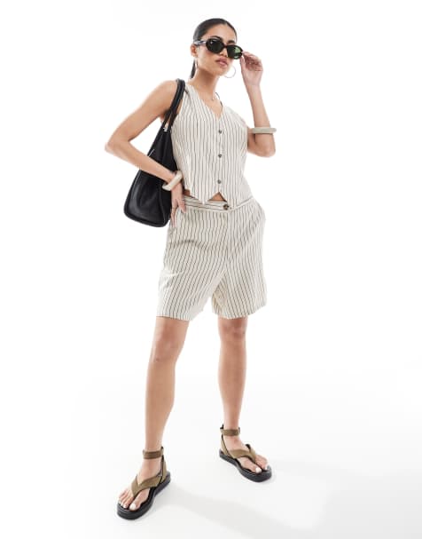 Vero Moda - Ensemble aspect lin avec veston et short à fines rayures - Taupe - view 1