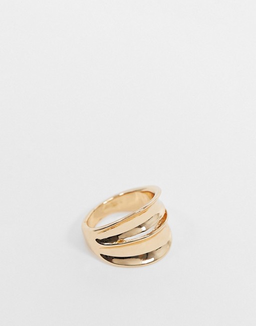 Vero Moda exclusive chunky ring in gold