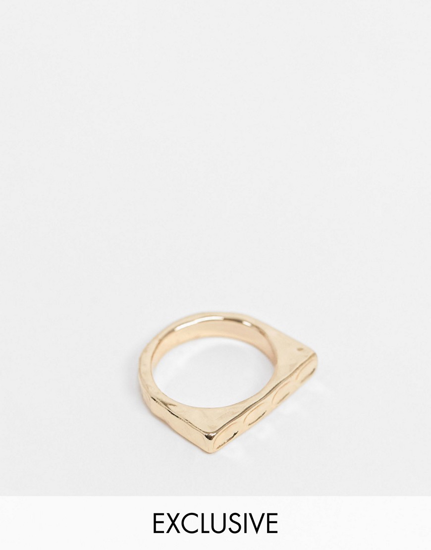 Vero Moda Exclusive Square Ring In Hammered Gold