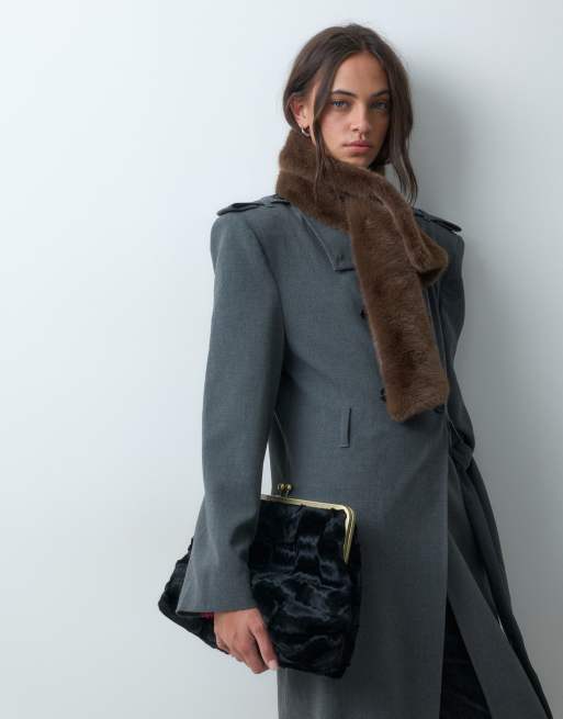 Vero Moda faux fur scarf in light brown, 2 of 5